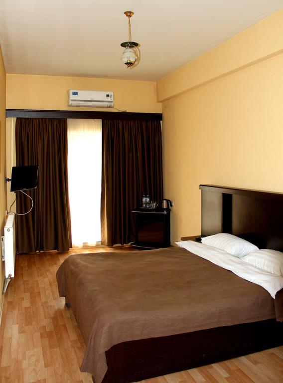 Avenue Hotel Tbilisi Quarto foto
