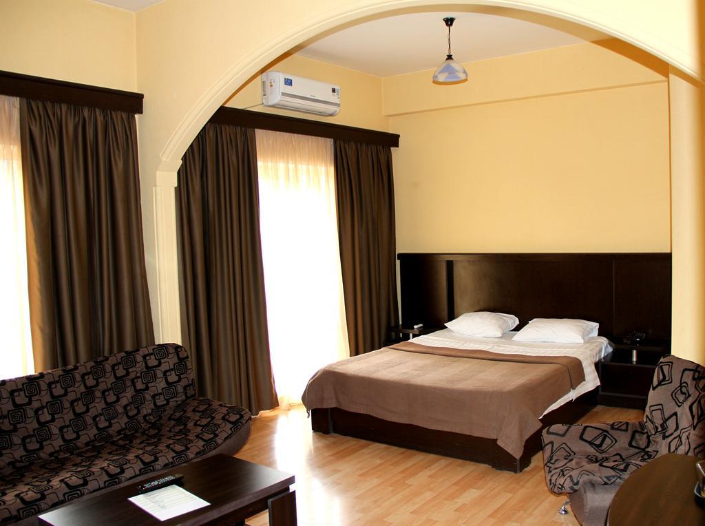 Avenue Hotel Tbilisi Quarto foto