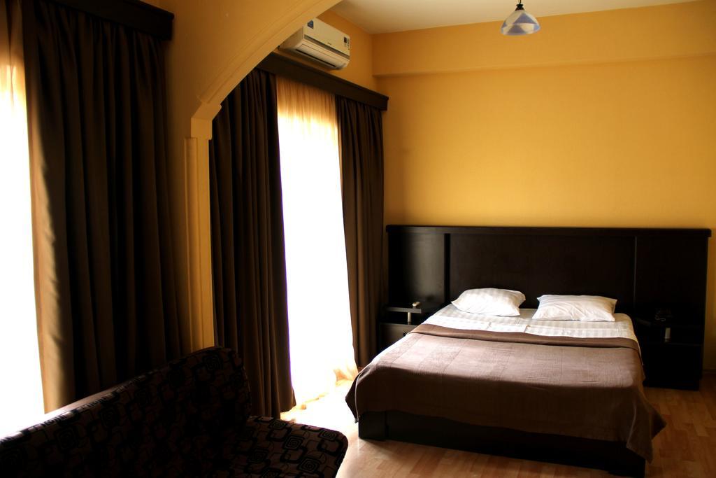 Avenue Hotel Tbilisi Quarto foto