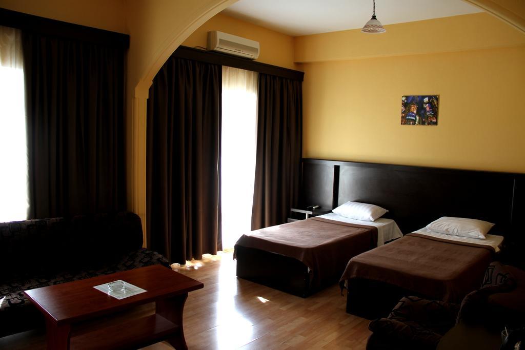 Avenue Hotel Tbilisi Quarto foto