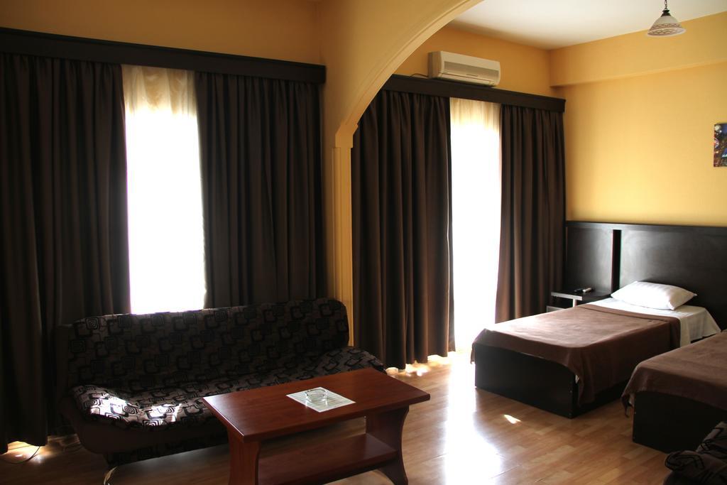 Avenue Hotel Tbilisi Quarto foto