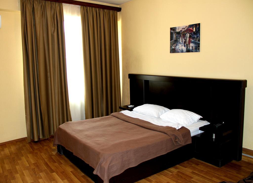 Avenue Hotel Tbilisi Quarto foto