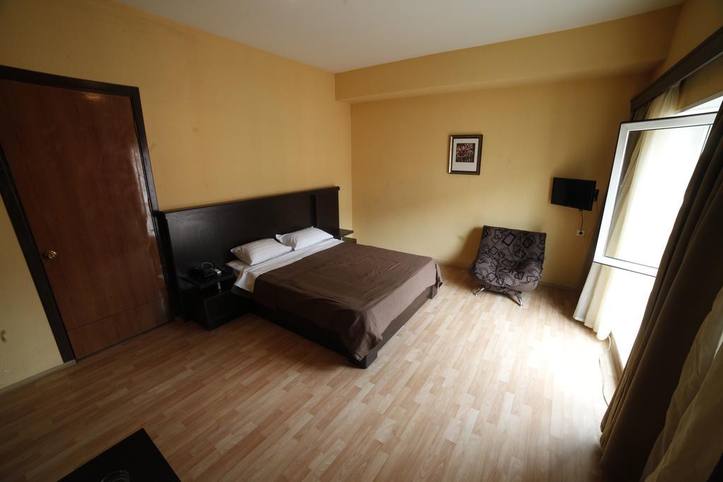 Avenue Hotel Tbilisi Quarto foto