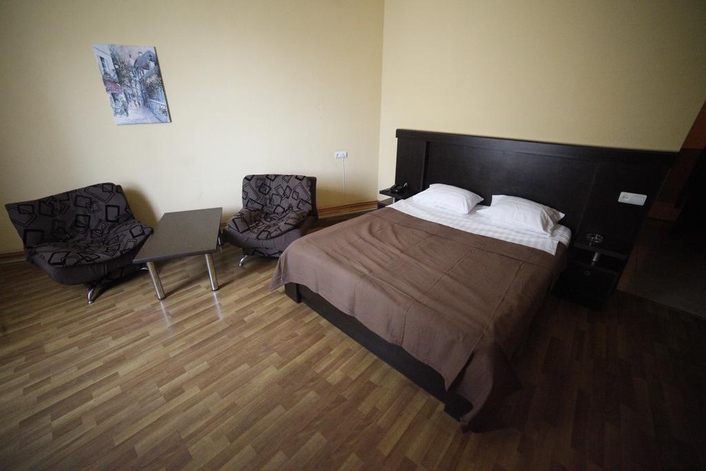 Avenue Hotel Tbilisi Quarto foto