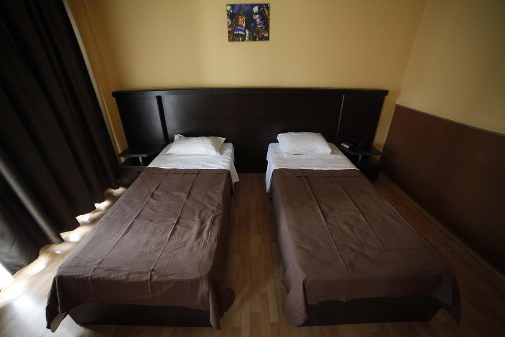 Avenue Hotel Tbilisi Quarto foto