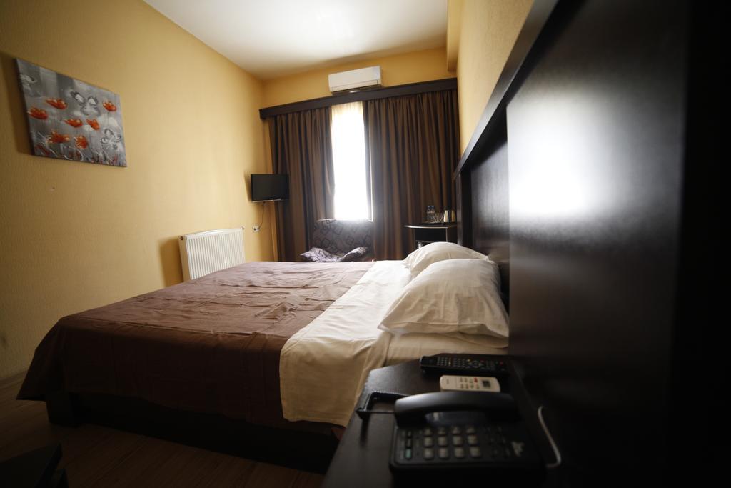 Avenue Hotel Tbilisi Quarto foto