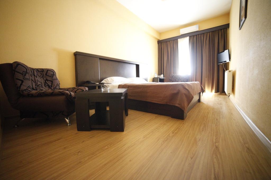 Avenue Hotel Tbilisi Quarto foto
