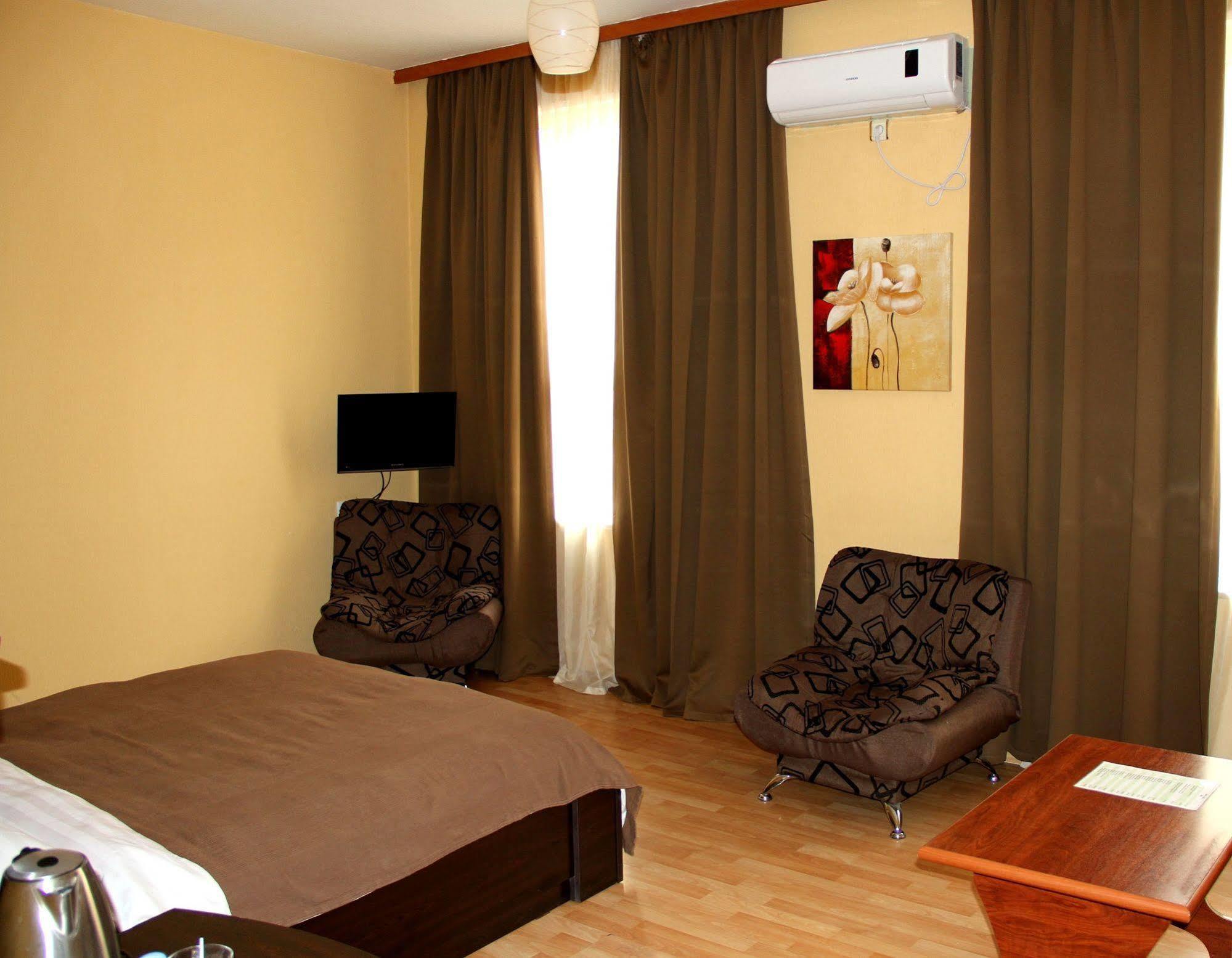 Avenue Hotel Tbilisi Exterior foto